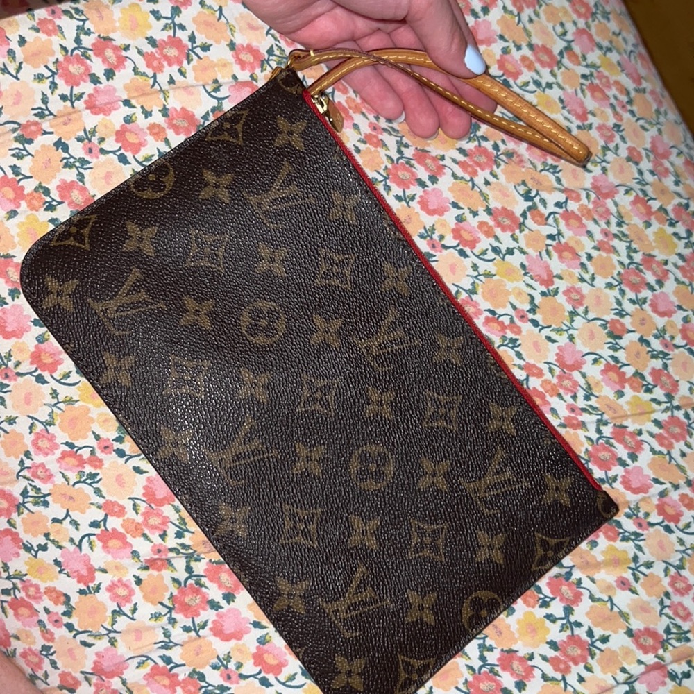 Louis Vuitton Neverfull wristlet